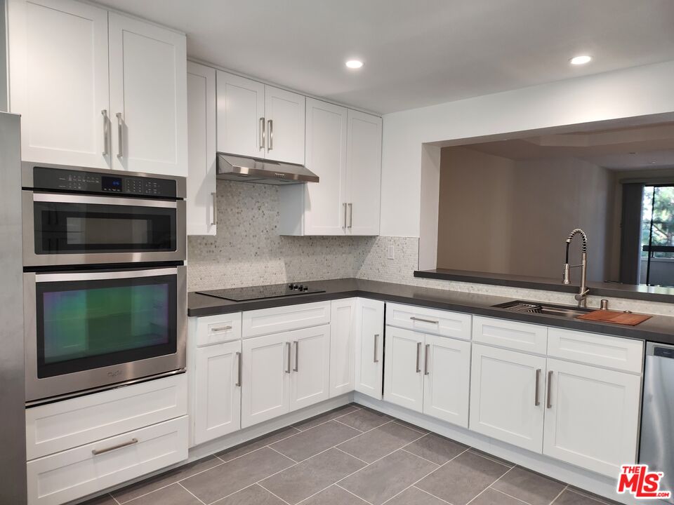 2122 Century Park Ln Unit: 213