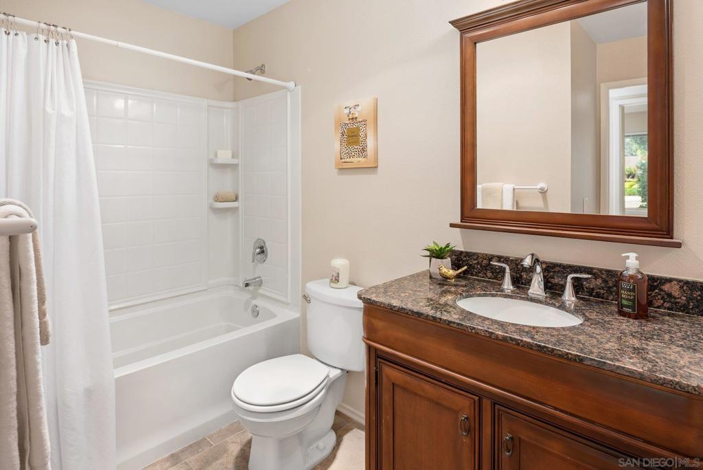 17446 Plaza Animado 121