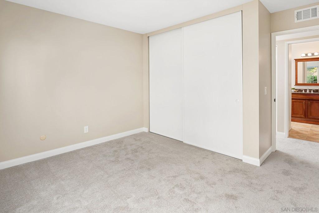 17446 Plaza Animado 121