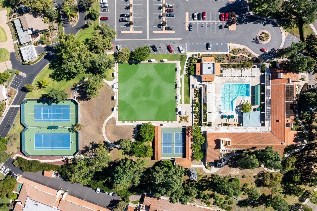 17446 Plaza Animado 121