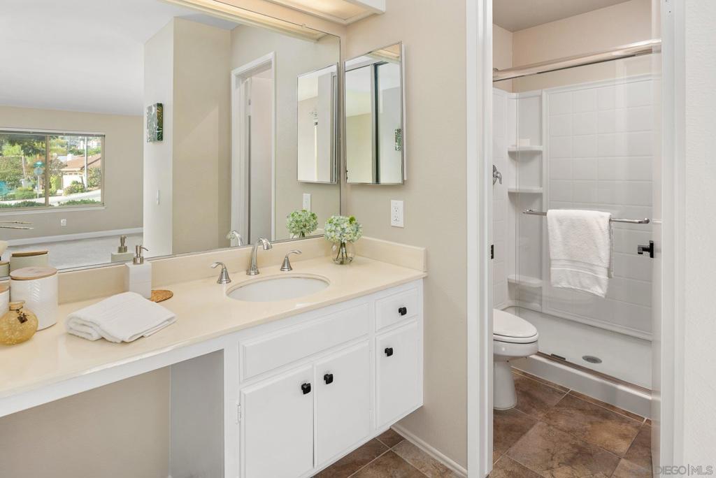 17446 Plaza Animado 121