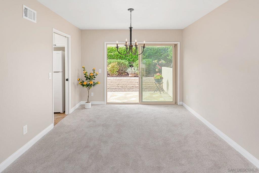 17446 Plaza Animado 121