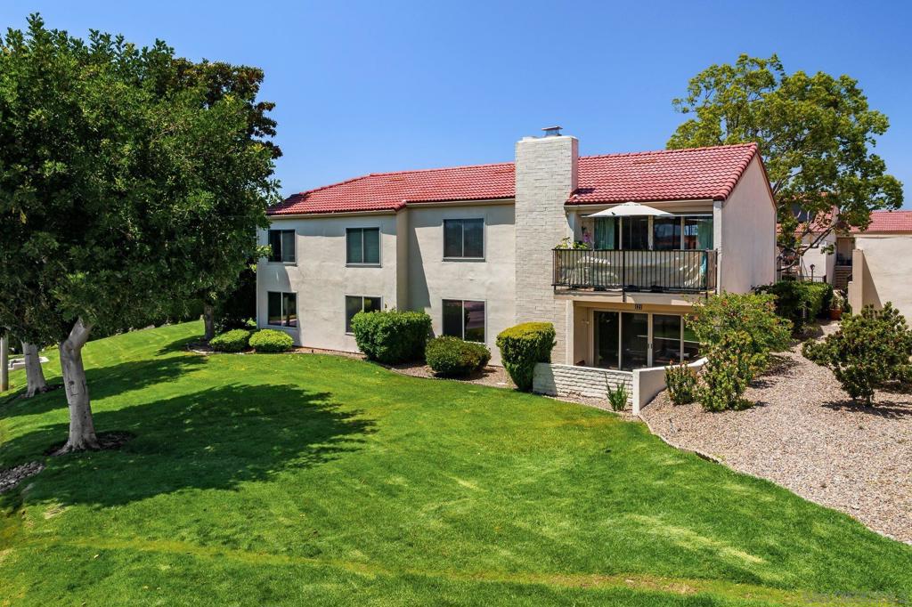 17446 Plaza Animado 121