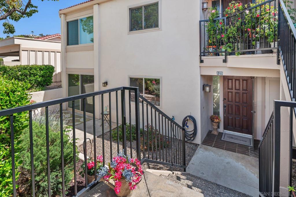 17446 Plaza Animado 121