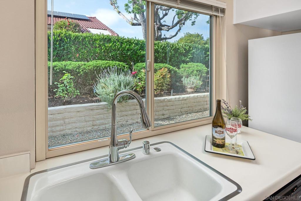 17446 Plaza Animado 121