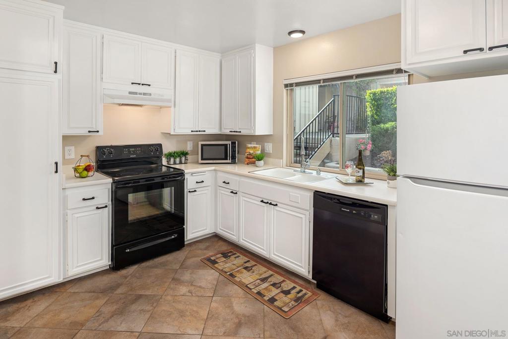 17446 Plaza Animado 121