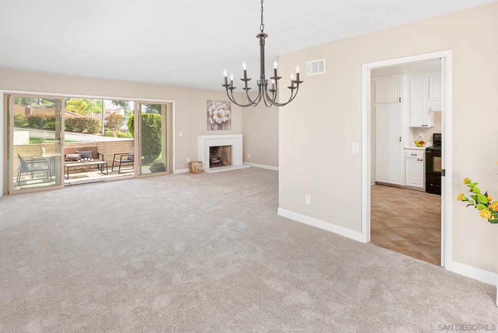 17446 Plaza Animado 121