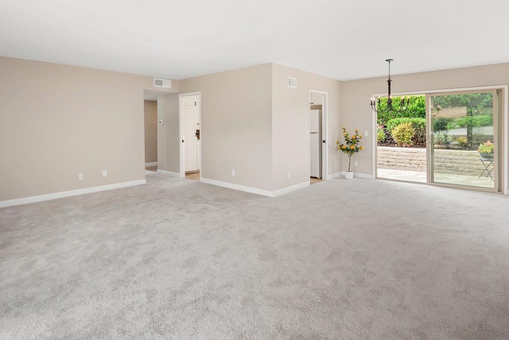 17446 Plaza Animado 121