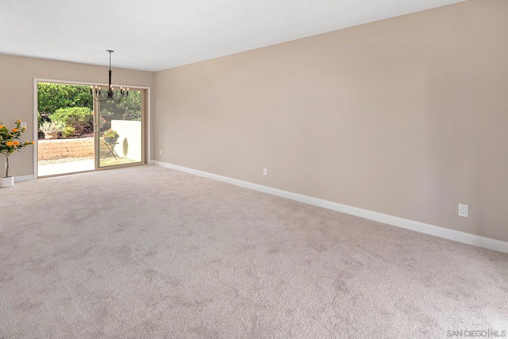 17446 Plaza Animado 121