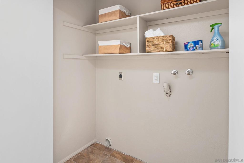 17446 Plaza Animado 121