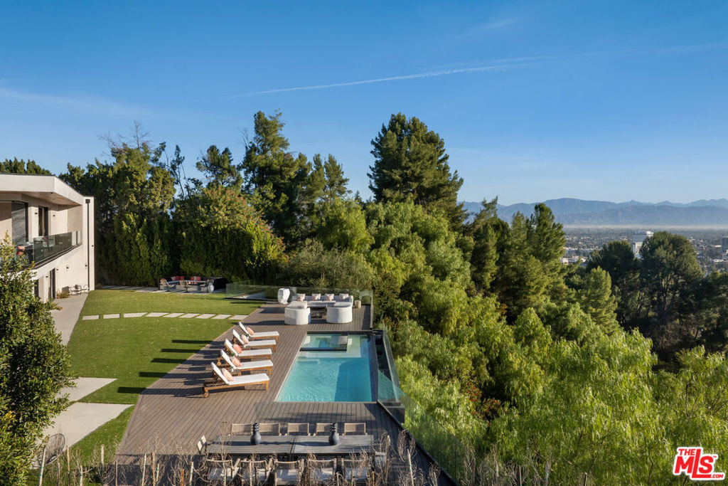16110 Meadowview Drive