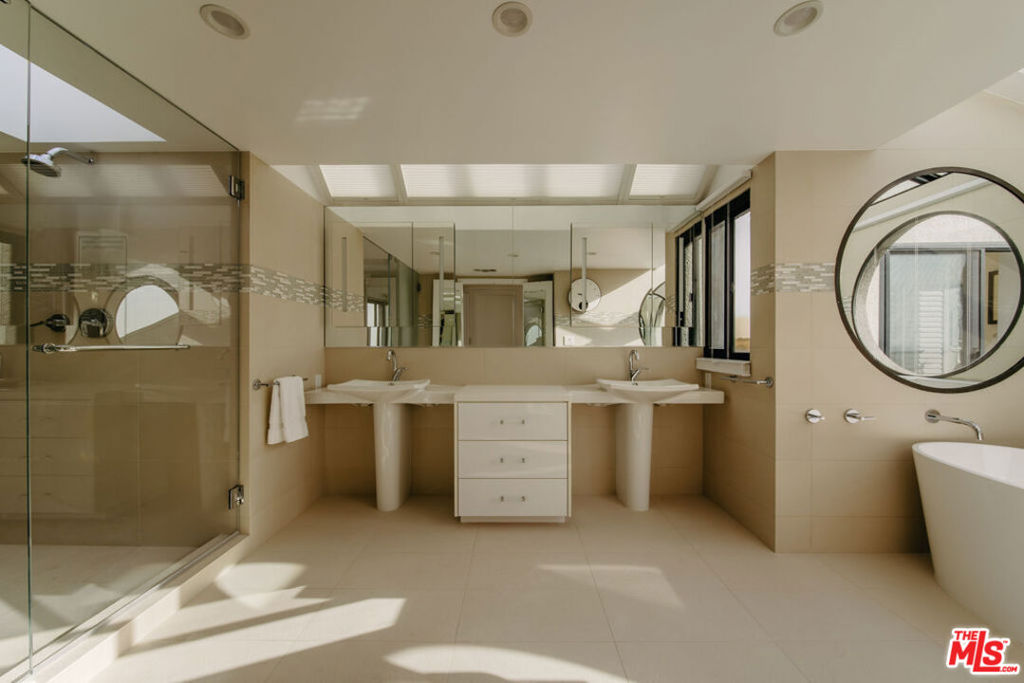 23 Sea Colony Drive