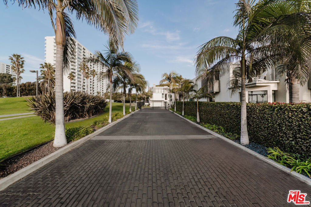 23 Sea Colony Drive