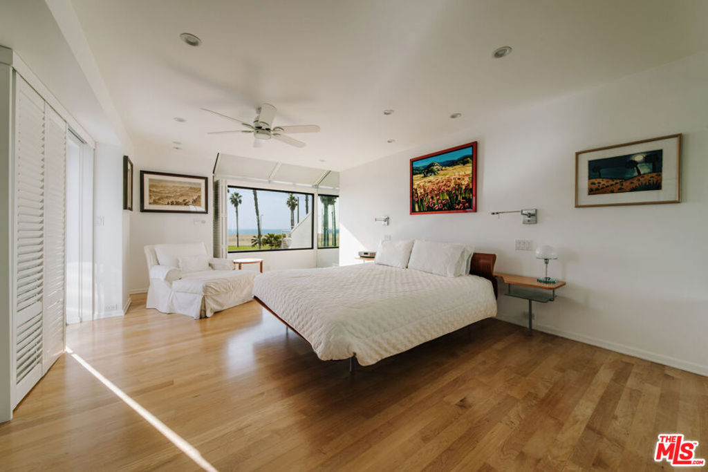 23 Sea Colony Drive