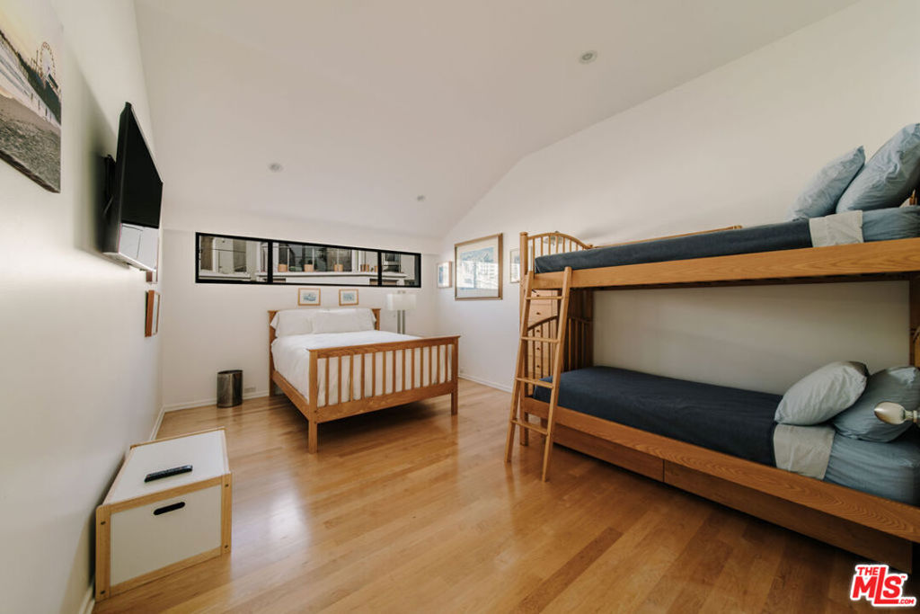 23 Sea Colony Drive