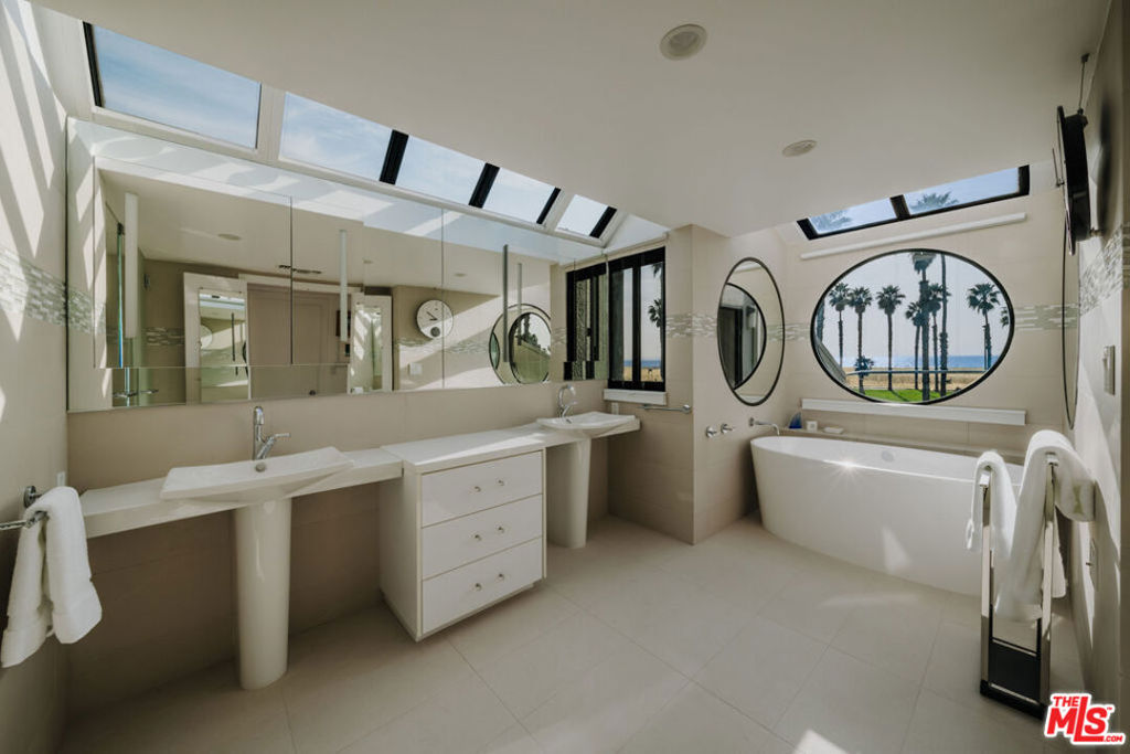 23 Sea Colony Drive
