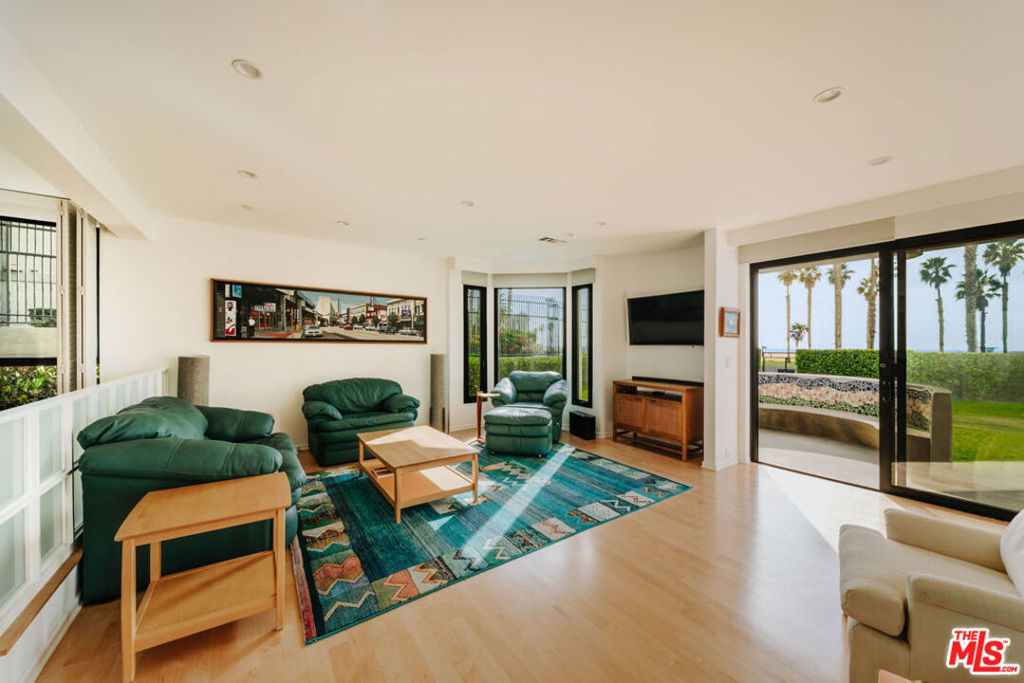 23 Sea Colony Drive