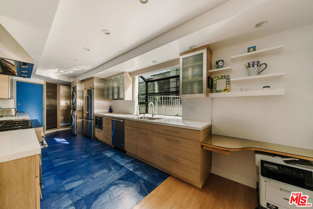 23 Sea Colony Drive