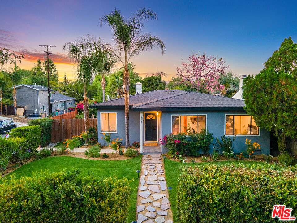 22157 Avenue San Luis