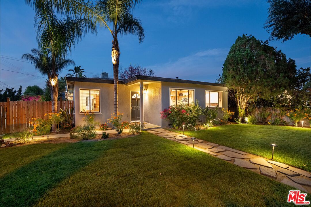 22157 Avenue San Luis