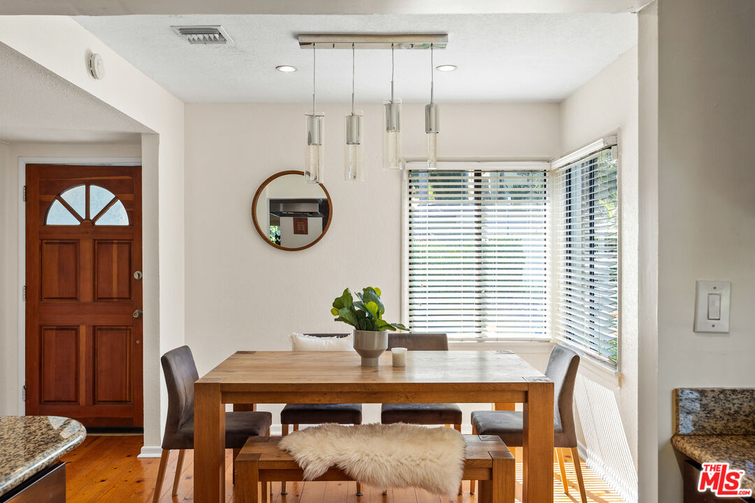 22157 Avenue San Luis