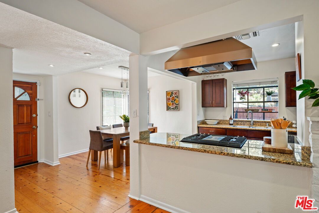 22157 Avenue San Luis