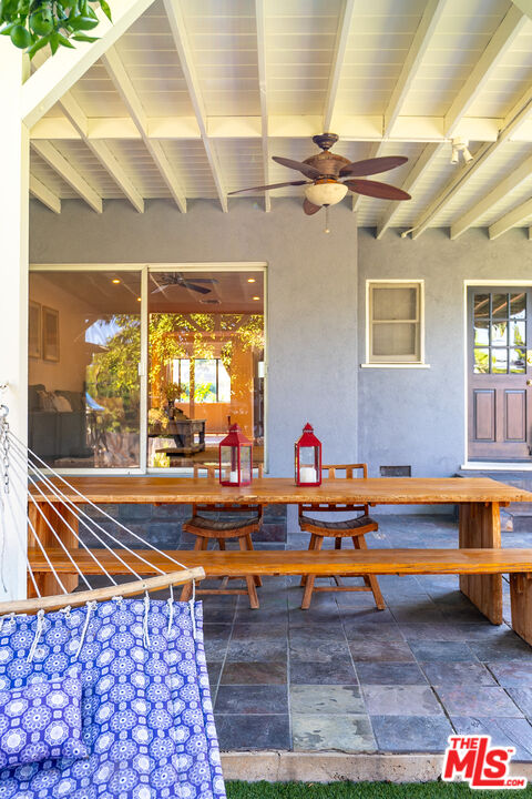 22157 Avenue San Luis