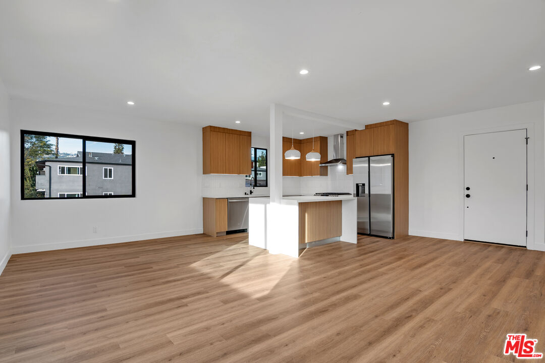 950 Havenhurst Dr Unit: 1