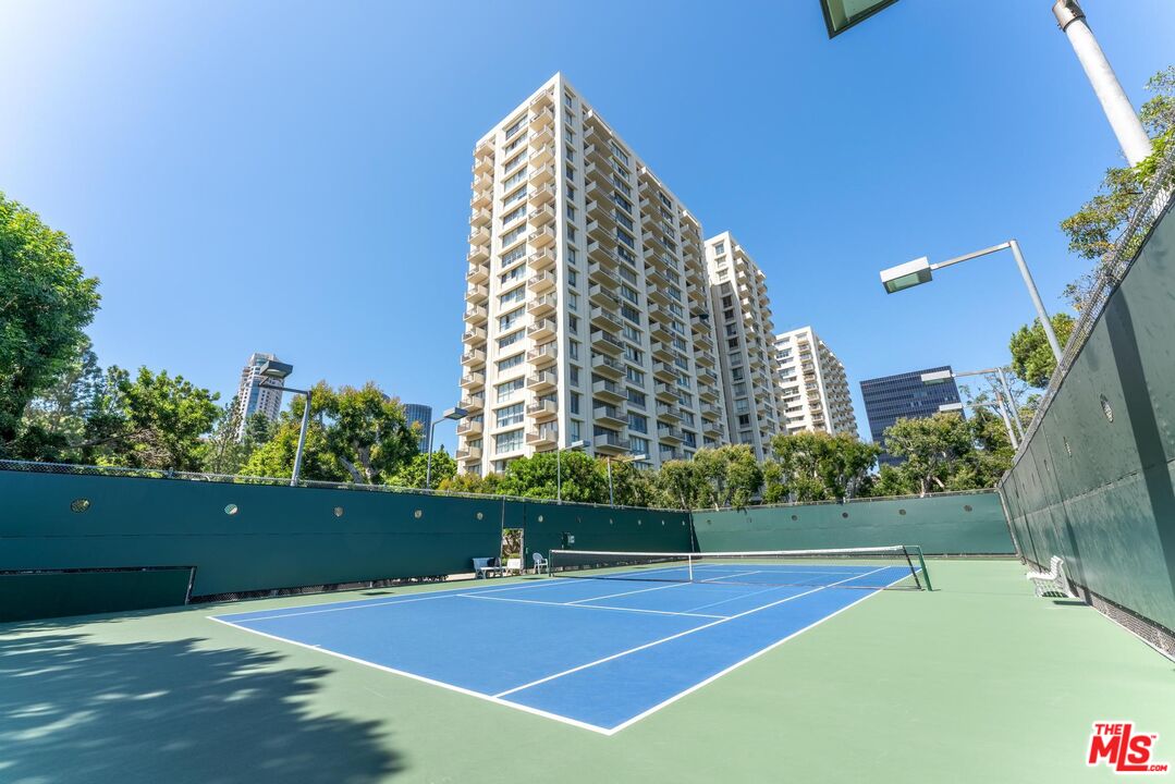 2170 Century Park East Unit: 2006