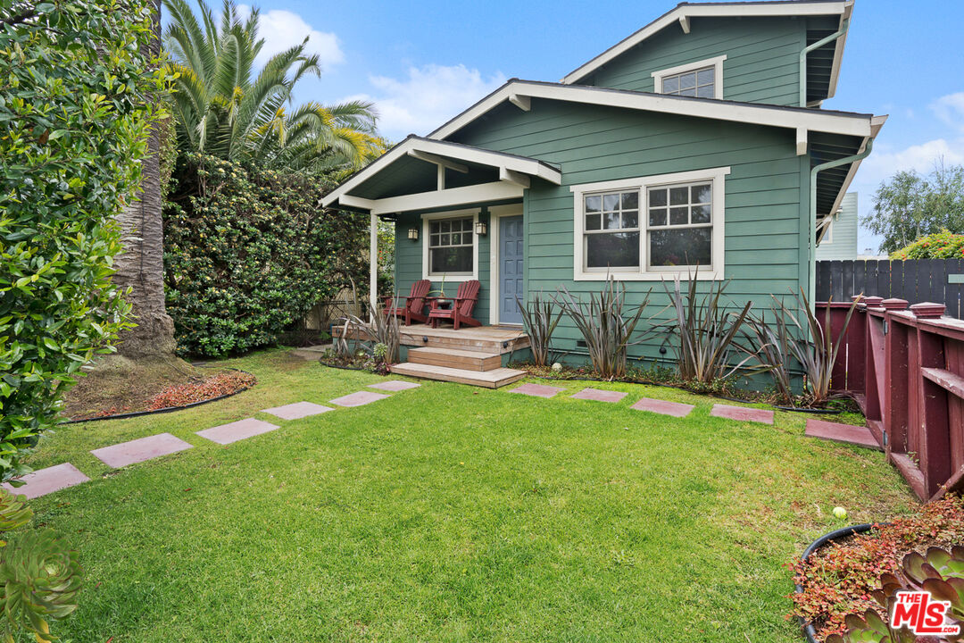 2439 Glyndon Ave