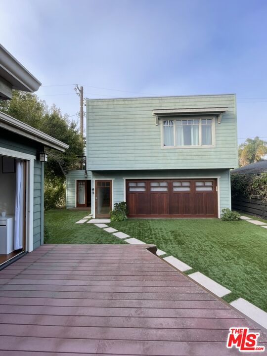 2439 Glyndon Ave