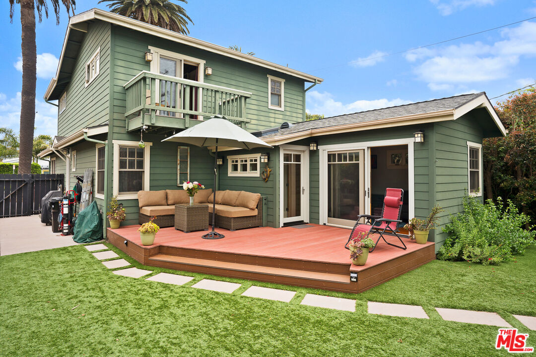 2439 Glyndon Ave