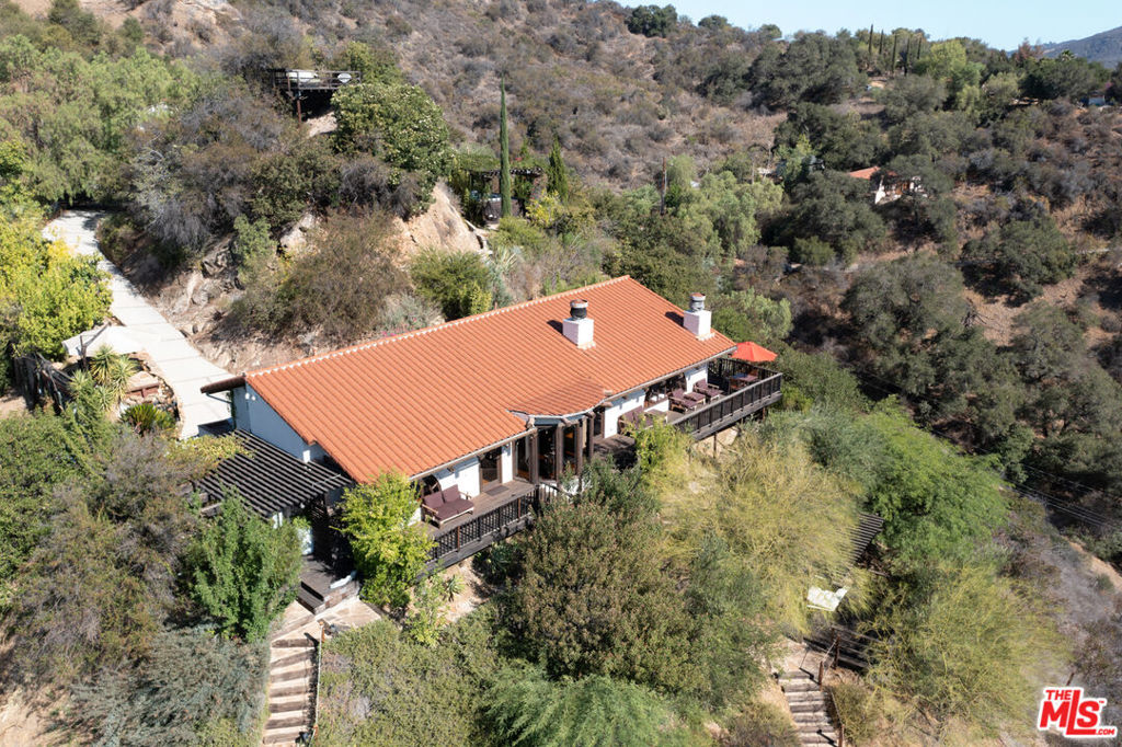 1738 1/4 Topanga Skyline Drive
