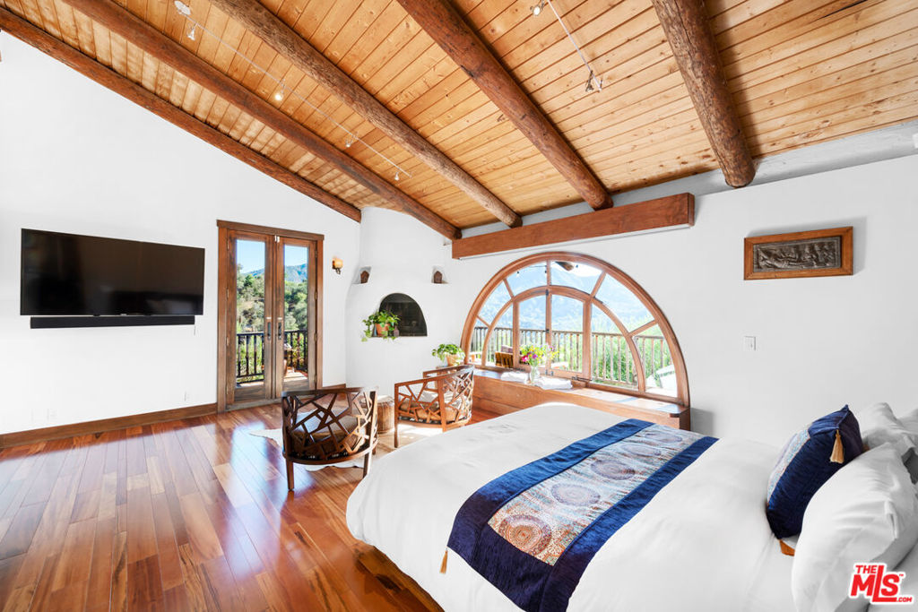 1738 1/4 Topanga Skyline Drive