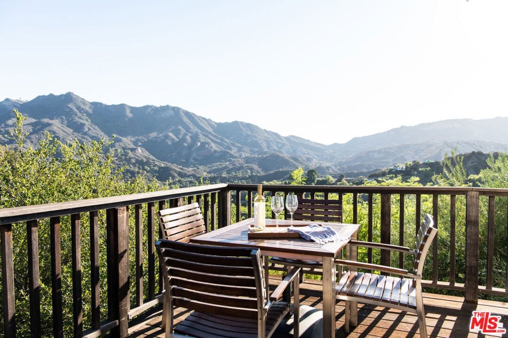 1738 1/4 Topanga Skyline Drive