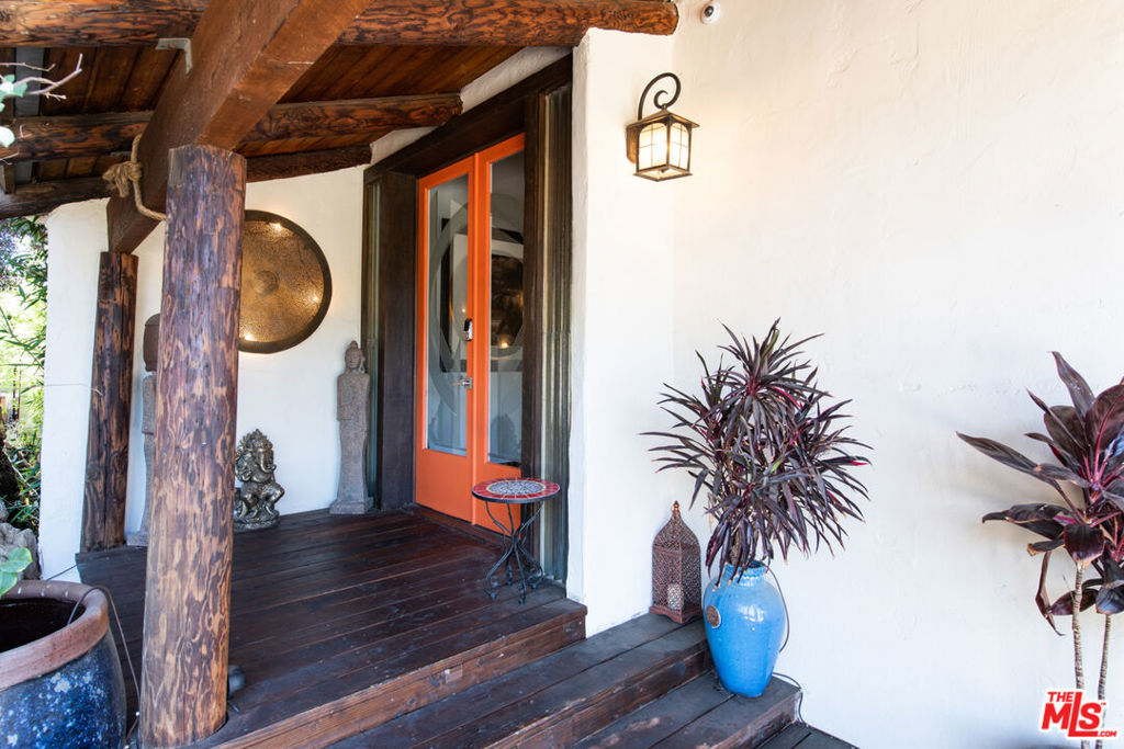 1738 1/4 Topanga Skyline Drive