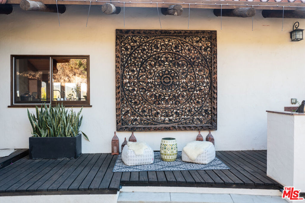 1738 1/4 Topanga Skyline Drive