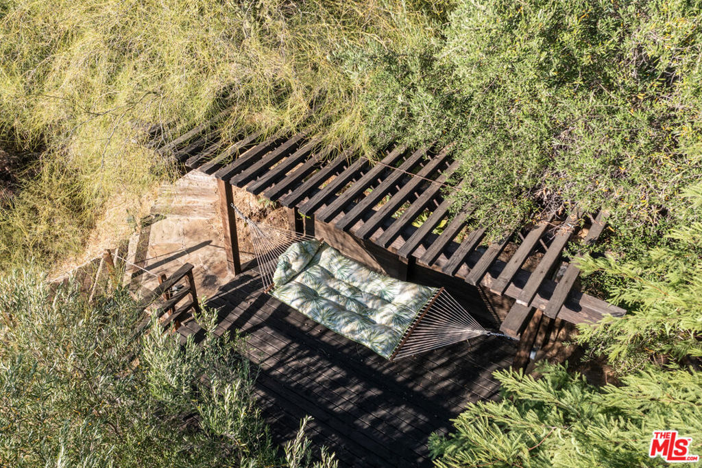 1738 1/4 Topanga Skyline Drive