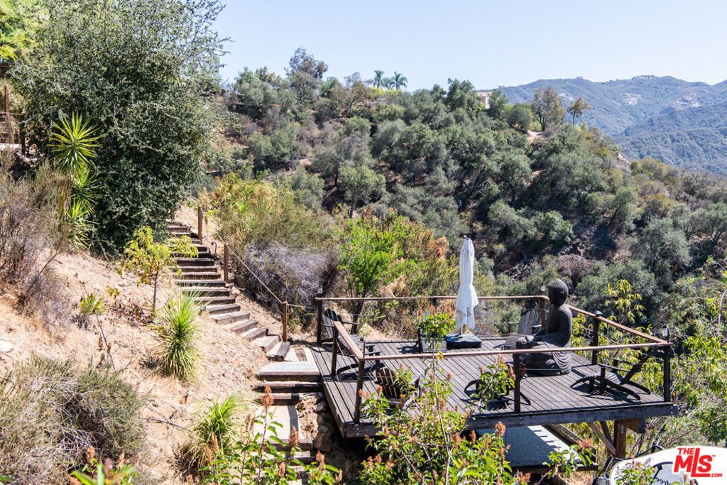 1738 1/4 Topanga Skyline Drive