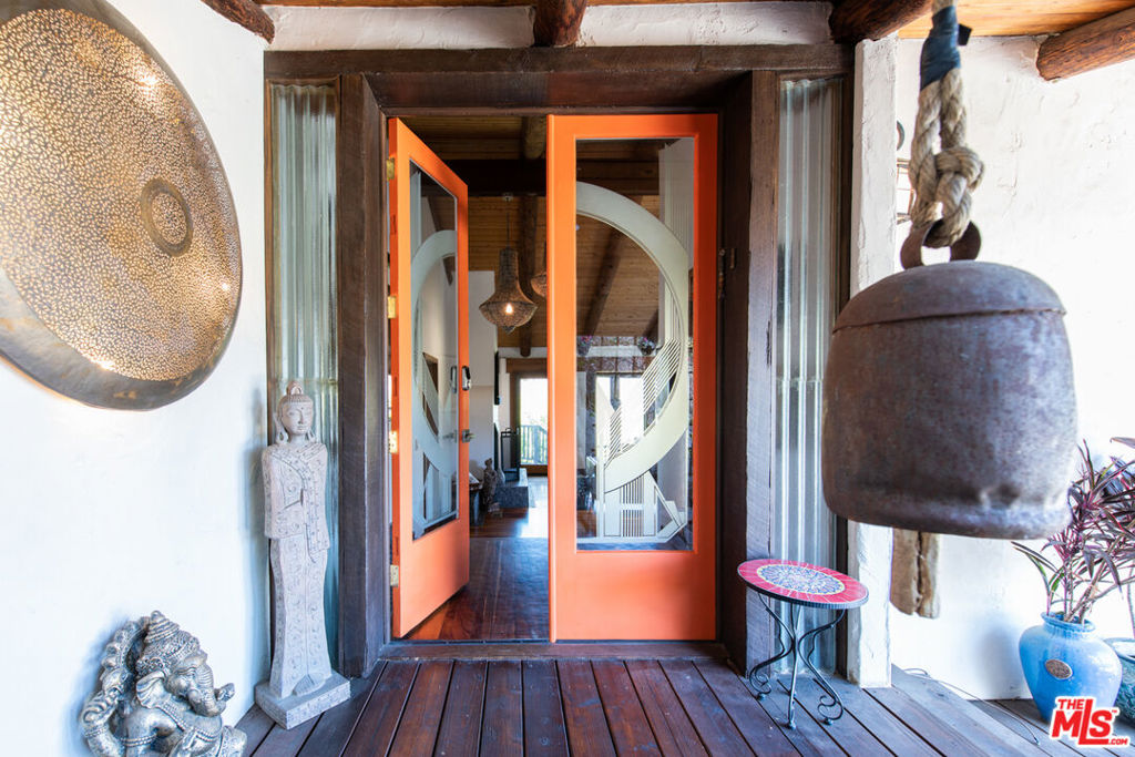 1738 1/4 Topanga Skyline Drive