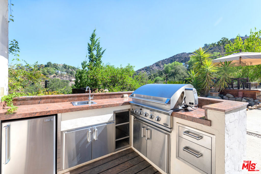 1738 1/4 Topanga Skyline Drive