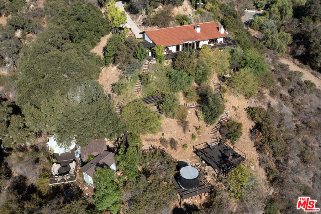 1738 1/4 Topanga Skyline Drive