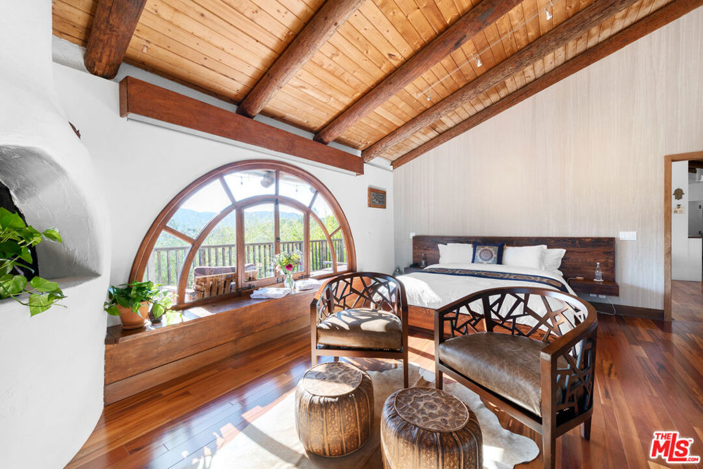 1738 1/4 Topanga Skyline Drive