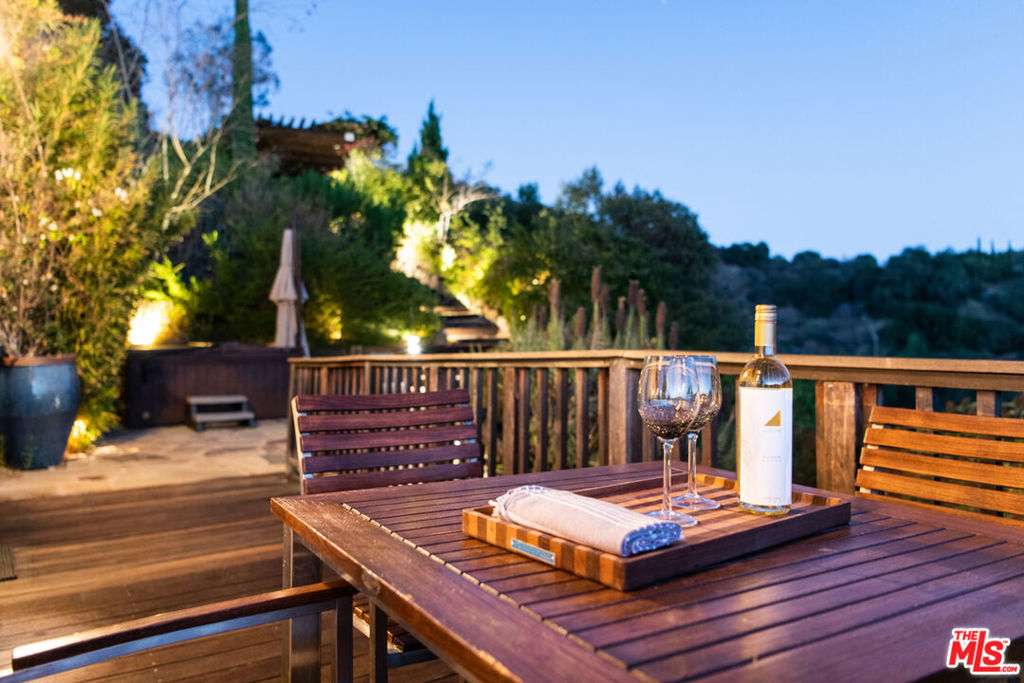 1738 1/4 Topanga Skyline Drive