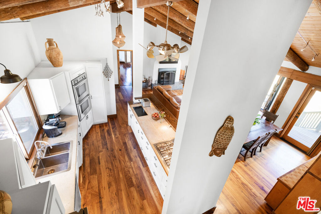 1738 1/4 Topanga Skyline Drive