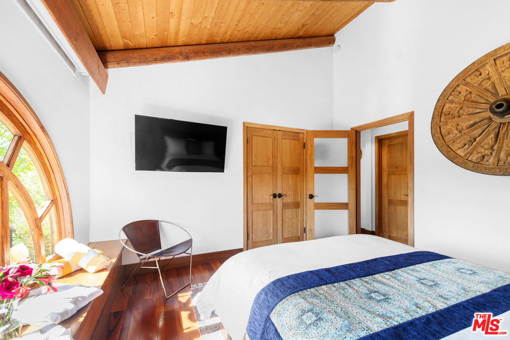 1738 1/4 Topanga Skyline Drive