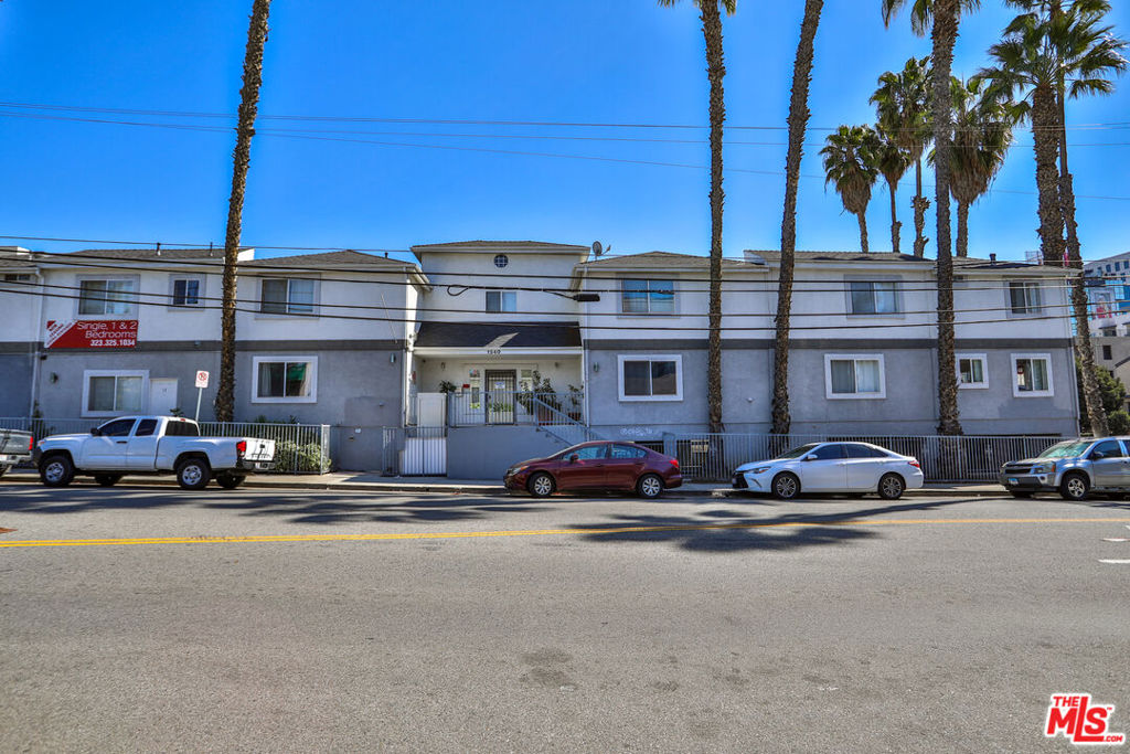 1540 N Bronson Avenue 9