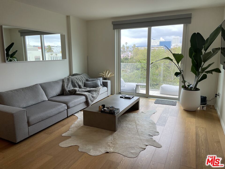 1705 Ocean 412