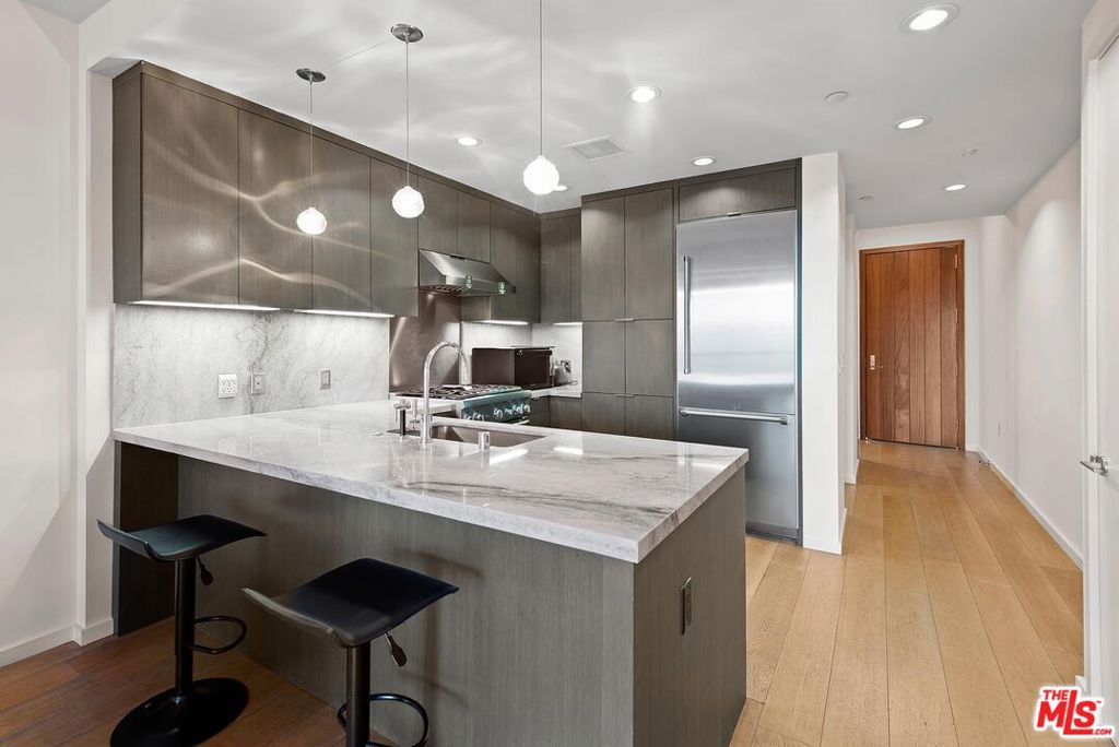 1705 Ocean 412