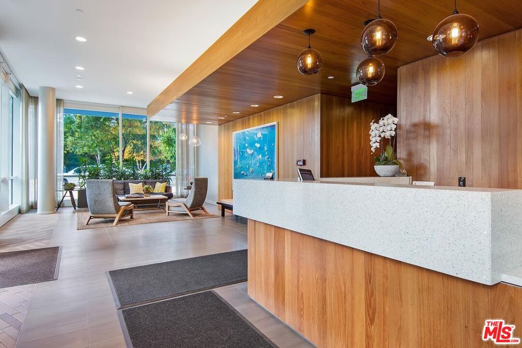 1705 Ocean 412